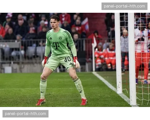 法尔克：乌尔比希下赛季出场时间将增加，拜仁做好门将过渡准备